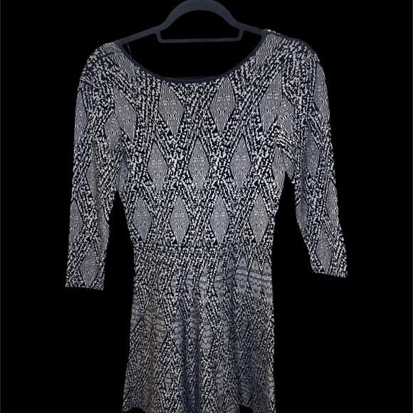 Zara Brand Jacquard Dress with low scooped back. 😏 - Picture 3 of 6